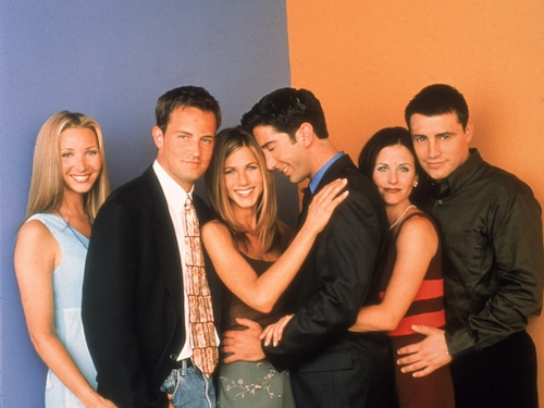 Promotional portait of the cast of the television series, 'Friends,' circa 1996. L-R: Lisa Kudrow, Matthew Perry, Jennifer Aniston, David Schwimmer, Courteney Cox, and Matt LeBlanc. (Photo by Warner Brothers Television/Fotos International/Courtesy of Getty Images) 