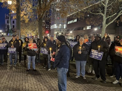 As Syracuse®168极速赛车体彩官网 prepares for the holidays, Alex and Yan should be here too, protesters say