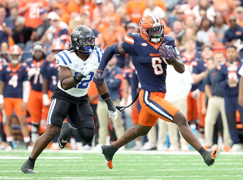 Syracuse running back Yasin Willis (6) breaks away for a long run. The Syracuse Orange take on the Duke Blue Devils at the JMA Wireless Dome in Syracuse, New York Sept. 27, 2025. Dennis Nett | dnett@syracuse.com