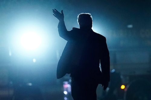 President Donald Trump waves as he walks to board Marine One at George Washington's Mount Vernon estate in Mount Vernon, Va., Saturday, Sept. 20, 2025, following the American Cornerstone Institute's Founder's Dinner. (AP Photo/Jose Luis Magana)