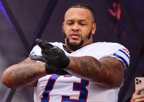 Dion Dawkins #73 of the Buffalo Bills leads the NFL with seven false start penalties in 2025. His early jump late in the fourth quarter hurt the Bills in their fourth loss of the season. (Photo by Bryan Bennett/Getty Images)