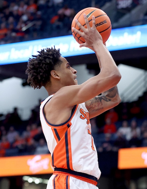 Syracuse Orange forward Kiyan Anthony (7) takes a shot in the lane. The Syracuse Orange basketball team take on Delaware St. at the JMA Wireless Dome Nov. 8, 2025. Dennis Nett | dnett@syracuse.com
